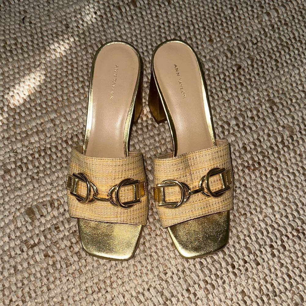 Ann Taylor Gold Textured Heels